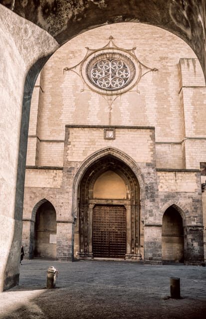 Naples: Church Of Santa Chiara Guided Tour - Inside the Church of Santa Chiara: Gothic Details with a Human Guide