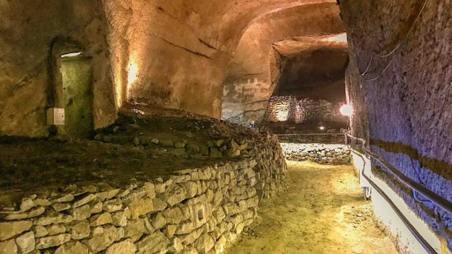 Naples: City and Lapis Museum Tour with an Archaeologist - Piazza San Gaetano and the Street Clues You Might Miss