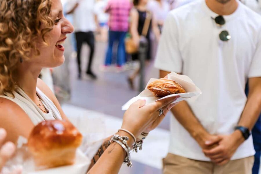 Naples: Culture & Street Food with a Local Guide - Via dei Tribunali and Tarallo: street food you actually eat, not just watch