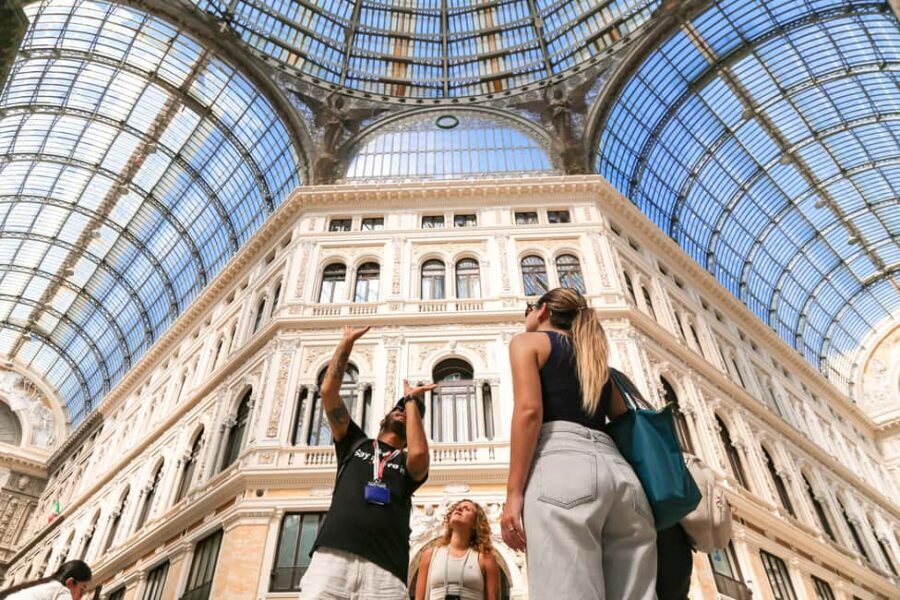 Naples: Culture & Street Food with a Local Guide - Via Toledo and the pizza moment: Piazza Portafoglio