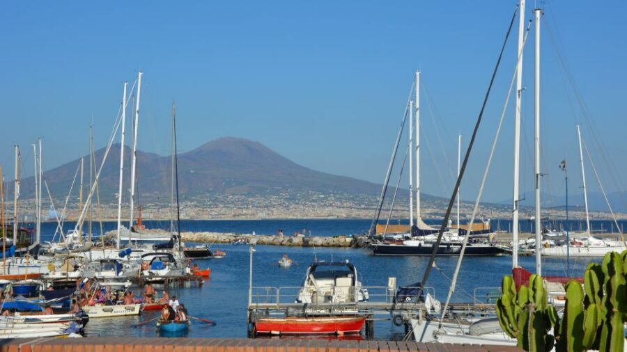 Naples: daily/weekly transport ticket, map and audio guide - A Smart Audio Guide You Can Keep Forever (Not a One-Use Gadget)