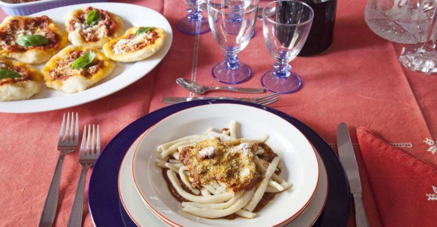Naples: Dining Experience at a Local's Home - The 2.5-Hour Rhythm: From Welcome to Cooking to Courses