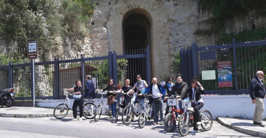 Naples: Electric Bike Tour of Pausilypon Archaeological Park - The gulf photo stop: Vesuvius and the island chain in one pass