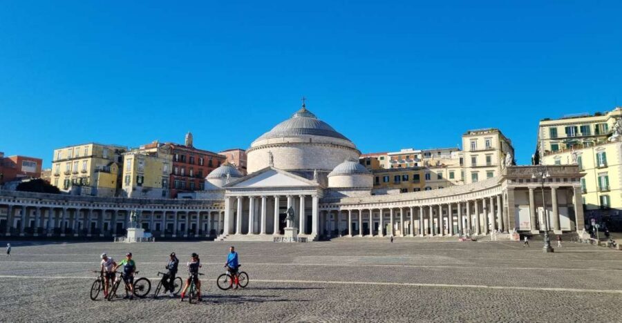 Naples Essentials: Monuments, Local Life & Street Art - Key things you’ll notice on this walk
