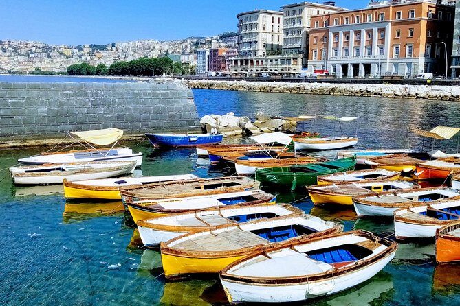 Naples historic center private tour with pizza lunch - The real value: a guide who makes monuments make sense