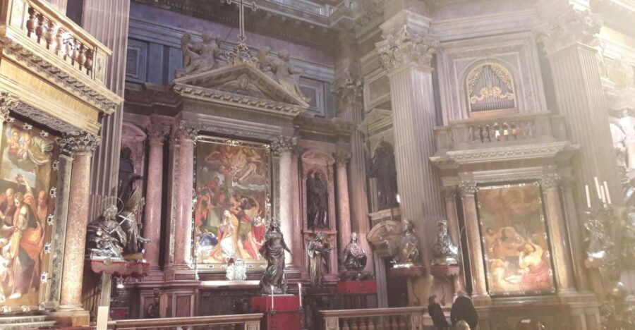 Naples Historic Center: Traditions, Legends & Folklore Tour - Why This Naples Historic Center Tour Feels Different Than a Typical Walk