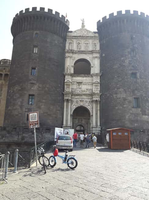Naples: Panoramic E-Bike Tour - Gulf views on the move: Vesuvius, the Sorrento Peninsula, and the islands