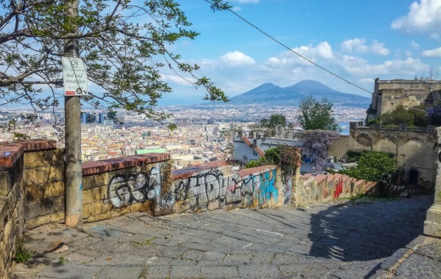 Naples Panoramic walking tour thourgh La Pedamentina scale - Pedamentina Stairs: a short hike with real city texture