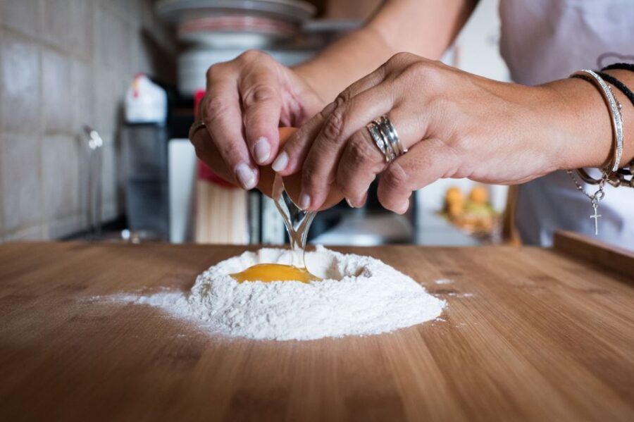 Naples: Pasta and Tiramisu Class at a Local's Home - Naples timing and meeting point: what to expect with the home address