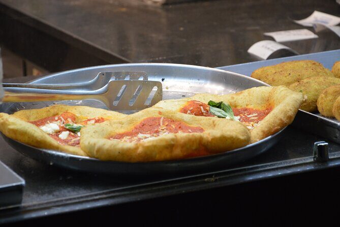 Naples: Pizza and Beyond Food Tour by Do Eat Better - Pizza Fritta at Piazzetta Nilo: the handheld Naples street-food lesson