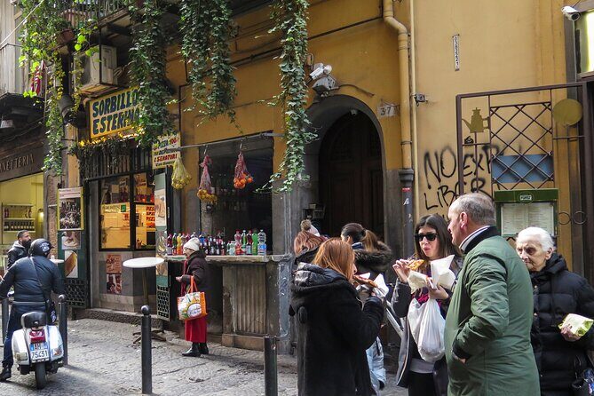 Naples: Pizza and Beyond Food Tour by Do Eat Better - How to pace it: you’ll likely leave very full