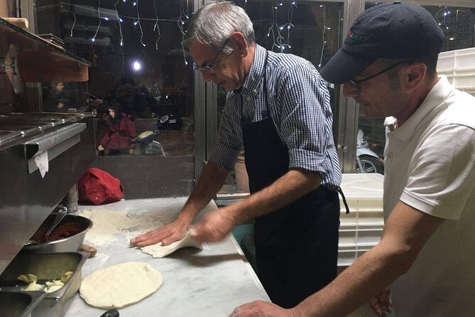 Naples Pizza-Making: From Dough to Dessert & Wine at Pizzeria - The Wood-Fired Oven: Watching Doneness and Cooking With Confidence