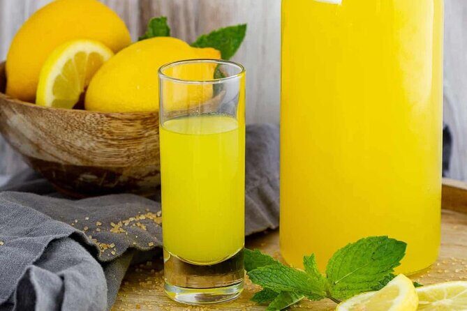 Naples Private Food Walking Tour from Pizza to Limoncello - Why the guide matters more than the menu