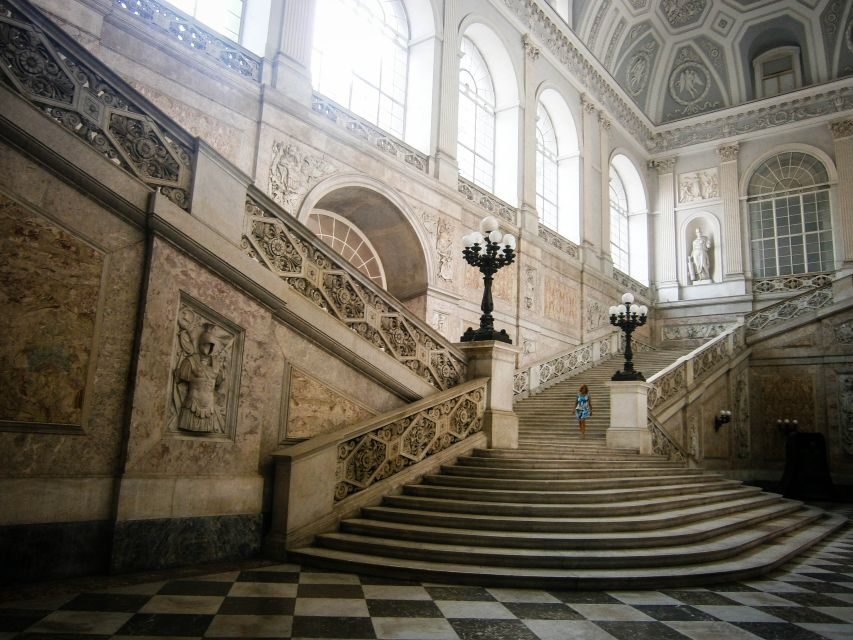 Naples: Royal Palace and Spanish Quarter Private Tour - Service that keeps working: what the Marissa and Marianna reviews suggest