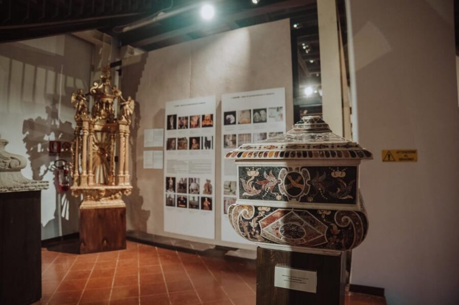 Naples: Santa Chiara Cloister Guided Group Tour - Good to know: rules that shape your visit (and keep things respectful)