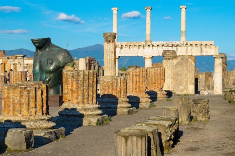 Naples: Sorrento, Amalfi Coast, Pompeii Trip from the Port - Cruise-Port Pickup and the 8-Person Advantage