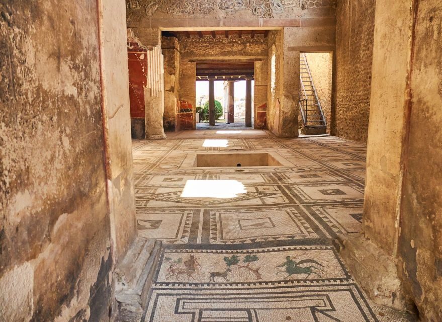 Naples: Sorrento and Pompeii with lunch & tickets included - Sorrento free time: your one-hour window to walk like a local