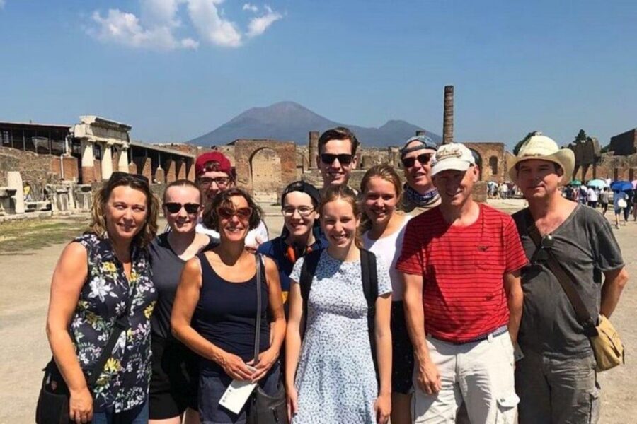 Naples : Spanish Quarter & Maradona Street Art Tour - Meet at Piazza del Plebiscito and start with direction