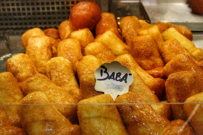 Naples Street Food Tour: Discover Local Flavors with Expert Guide - Spaccanapoli and Dessert Time: A Sweet Finish to the Walk