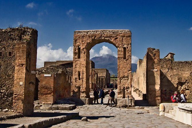 Naples to Praiano/Amalfi transfer via 2h in Pompei (or viceversa) - Drop-off in Praiano or Amalfi: getting to your door, not a corner