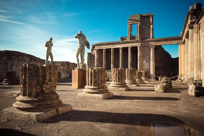Naples to Praiano/Amalfi transfer via 2h in Pompei (or viceversa) - Pickup in Naples: where you’ll meet your driver