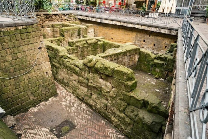 Naples Top Sights & Underground small group tour - Group Size, Guide Quality, and the Listening Advantage