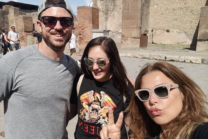Naples transfer to Pompeii guided tour and Back - Transportation details: what’s included in the car cost