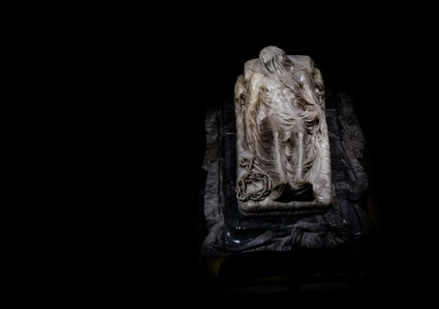 Naples Veiled Christ OR 3D Caravaggio: sculpture guided tour - What makes the guide matter (and why you’ll feel it fast)