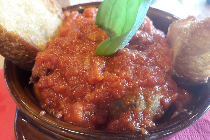 Naples Vomero: A Unique Traditional Food Tour by Do Eat Better - Meeting point and timing: Via Luca Giordano at 11:30am