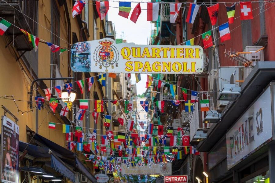 Naples: walk to Naples with local guide - Coffee, earphones, and why the small details help