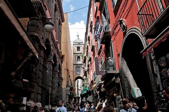 Naples walking tour + Neapolis buried - Lunch and shopping breaks: how to use the free time well