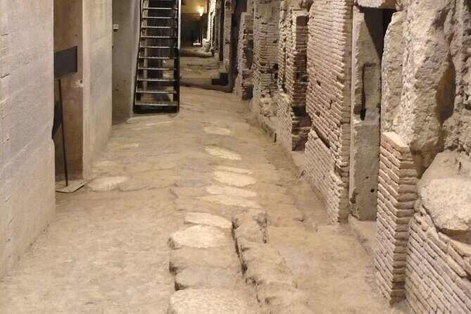 Naples walking tour + Neapolis buried - From San Carlo sights to Via San Gregorio Armeno: art, food, and icon-packed street life