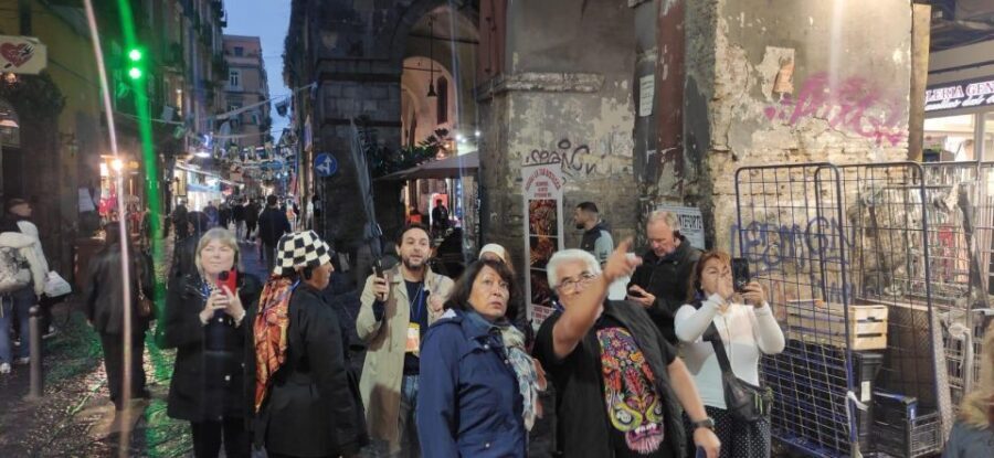 Naples Walking Tour: Old Town and Spaccanapoli - Piazza San Domenico Maggiore and Piazza del Gesù Nuovo: the payoff squares