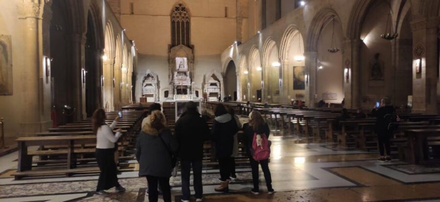 Naples Walking Tour: Old Town and Spaccanapoli - Food tasting: a small bite that connects the walk to culture