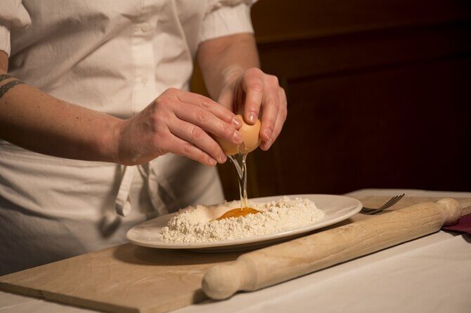 Neapolitan pasta homemade Cooking Lesson - From pasta types to egg dough: where the lesson begins