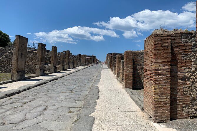 Once upon a time Pompeii 2 and a half hour tour - The group size: Why a max of 30 is a sweet spot