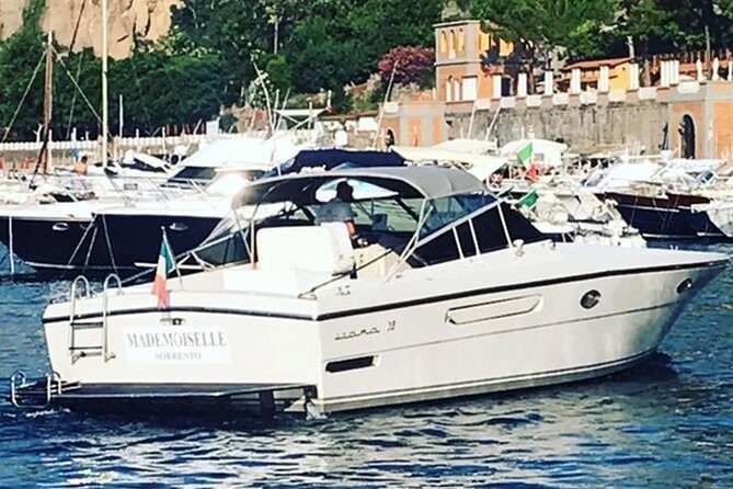 One day tour Capri - Emerald Grotto and the northern coves: where the swimming happens