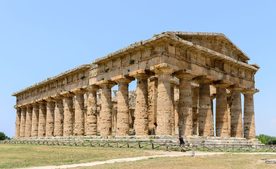 Paestum: Temples and Museum Tour with Archaeologist Guide - Museum time: temple fragments, painted tombs, and the Tomb of the Diver