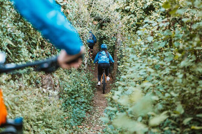 Pedals & Flavours: Sorrento oil and lemon tour - Stop 1: Sentieri di Massa Lubrense and the Ride Between Towns