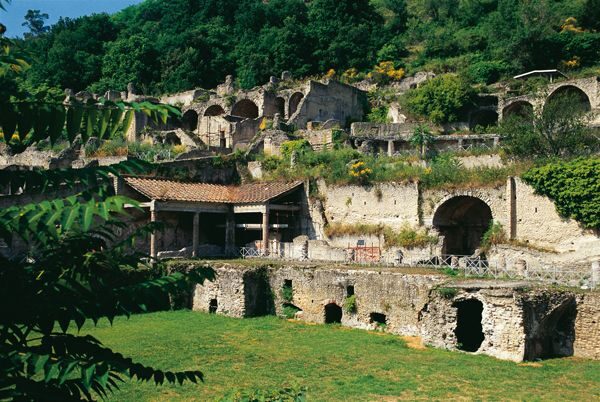 Phlegraean Fields: Cuma Baia and Pozzuoli private excursion - Naples gets a break: the Campi Flegrei you came for