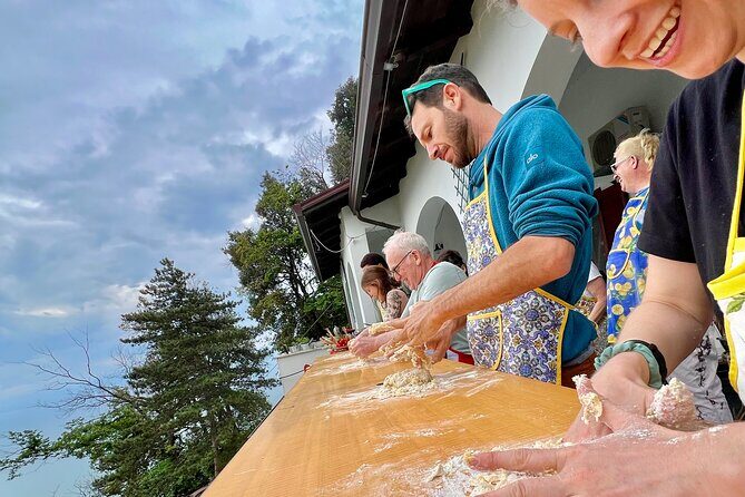 Pizza Class experience on Amalfi coast - Wine and Limoncello: How the Meal Gets Paired