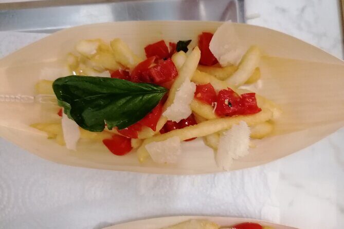 Pizza e Tiramisù class with local mum in Positano - Small Group Comfort: English, Attention, and Hands-On Time