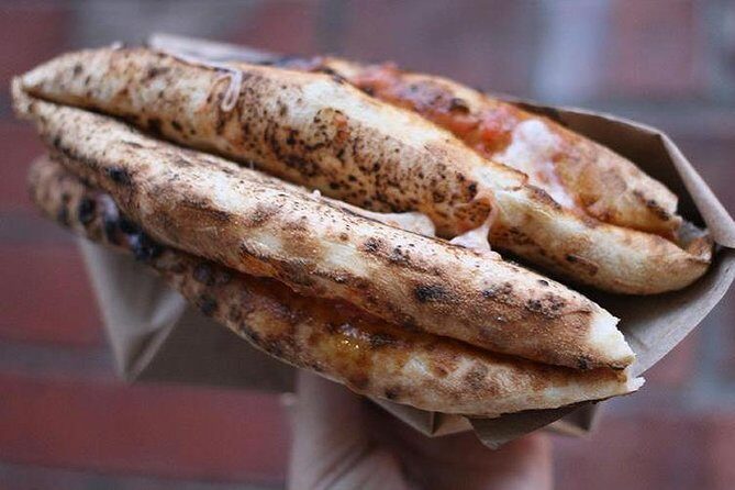 Pizza School, Learn the authentic art of making Pizza - Toppings in Naples: less on the pie, more in the ingredients