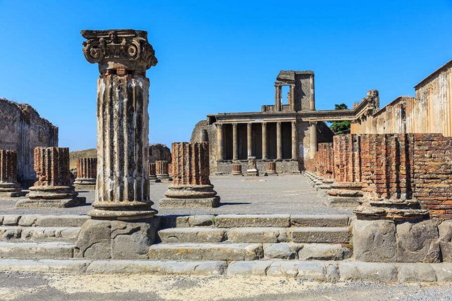 Pompei: Audio guide of the archeological site - Following the Story: How the 50-Minute Walk Feels on the Ground