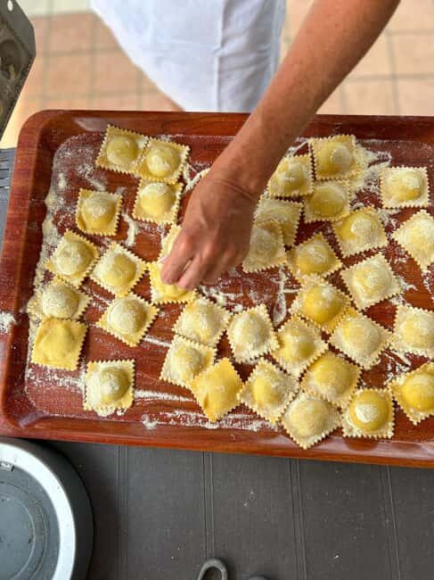Pompei: Cooking class fresh pasta - A family-style Pompei cooking class with countryside views