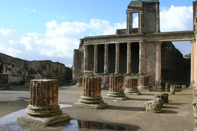 Pompeii: 2H Family friendly Tour with an Archeologist Guide - Should you book this Pompeii: 2H Family friendly Tour with an Archeologist Guide?