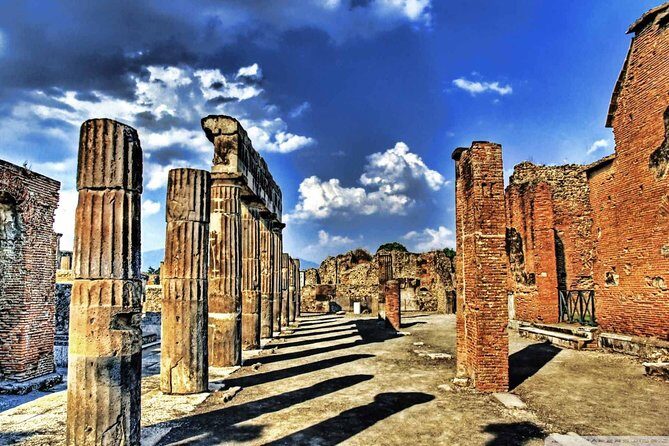 Pompeii: 2H Family friendly Tour with an Archeologist Guide - The archaeologist guide factor: how the best ones handle kids