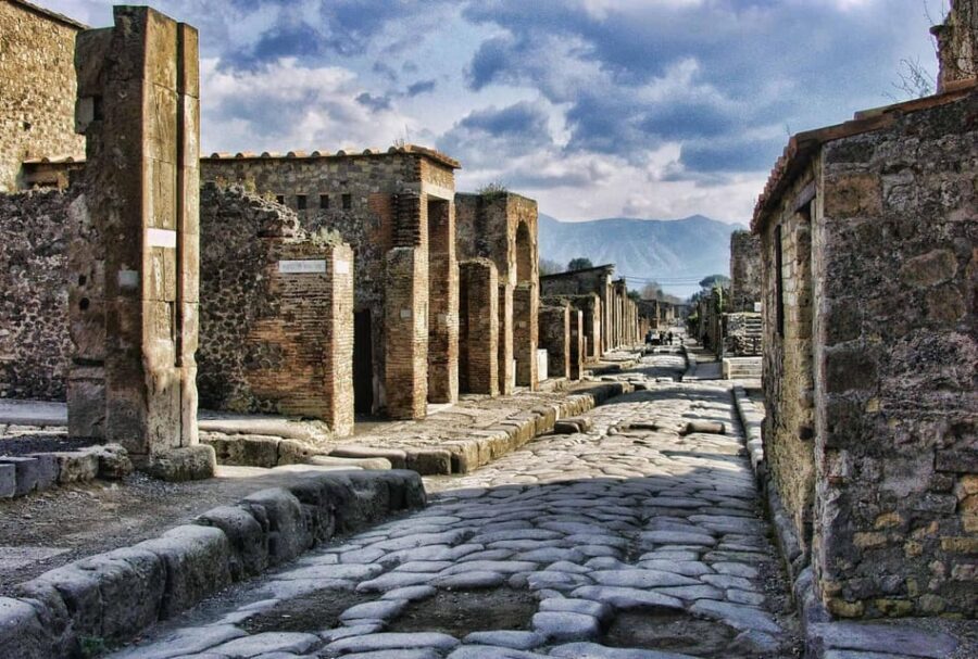 Pompeii: 2H group guided tour with a certified guide - Tickets and skip-the-line entry: plan based on your chosen option