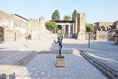 Pompeii & Amalfi Coast Tour from Naples or Sorrento - Pompeii highlights: gymnasium to theatres to Baths, then the House of Menander and the Forum