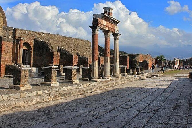 Pompeii and Amalfi Coast Port Tour (Driver Only/Self Touring) - Pompeii Archaeological Park: Self-Touring the Streets You Can Still See